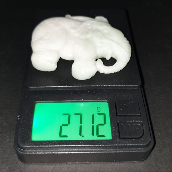 Beautiful Vintage Hand-Carved Natural White Jade Elephant Good Luck Pendant - Picture 10 of 10